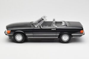 Mercedes 300 SL R107 ブラック パール ディーラー エディション Norev 1:18 B66040678 メタル - 画像 6/10
