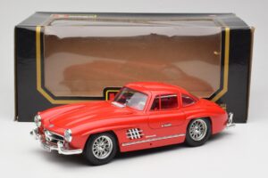 Mercedes 300 SL レッド Bburago 1:18 3015 メタル - 画像 8/8