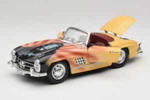 Mercedes 300 SL Roadster Rosemarie Muster リミテッドエディション 18/27 Bburago 1:18 3023-M1 メタル - 画像 2/8