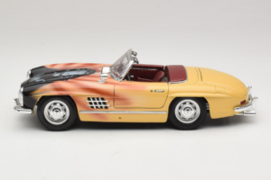 Mercedes 300 SL Roadster Rosemarie Muster リミテッドエディション 18/27 Bburago 1:18 3023-M1 メタル - 画像 4/8