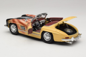 Mercedes 300 SL Roadster Rosemarie Muster リミテッドエディション 18/27 Bburago 1:18 3023-M1 メタル - 画像 5/8