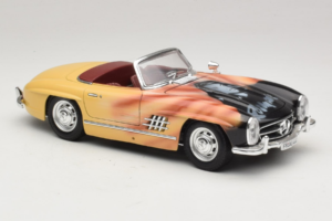 Mercedes 300 SL Roadster Rosemarie Muster リミテッドエディション 18/27 Bburago 1:18 3023-M1 メタル - 画像 6/8