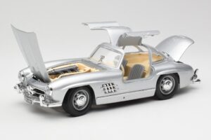Mercedes 300 SL シルバー Bburago 1:18 3013 メタル - 画像 2/8