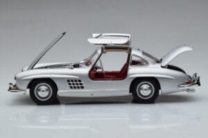 Mercedes 300 SL W198 Gullwing Norev 1:18 183850 メタル - 画像 4/8