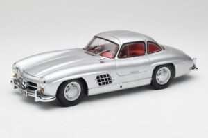 Mercedes 300 SL W198 ガルウィング シルバー Minichamps 1:18 180039000 メタル