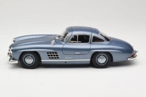 Mercedes 300 SL W198 Gullwing Light Blue Metallic Minichamps 1:18 110037220 メタル - 画像 4/8