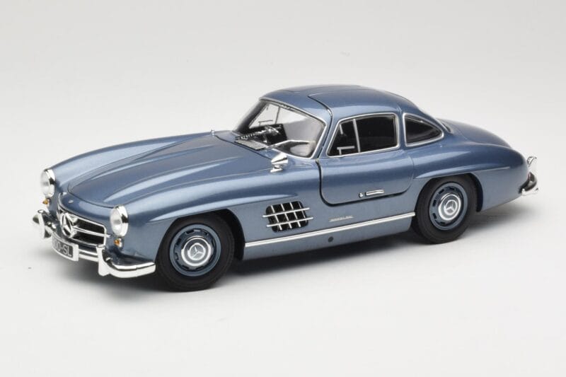 Mercedes 300 SL W198 Gullwing Light Blue Metallic Minichamps 1:18 110037220 メタル