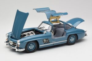Mercedes 300 SL W198 ライトブルー Minichamps 1:18 180039007 メタル - 画像 2/8