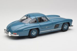 Mercedes 300 SL W198 ライトブルー Minichamps 1:18 180039007 メタル - 画像 3/8