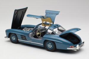 Mercedes 300 SL W198 ライトブルー Minichamps 1:18 180039007 メタル - 画像 5/8