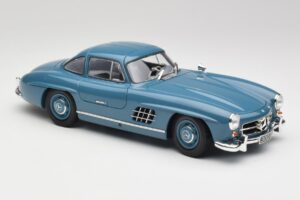 Mercedes 300 SL W198 ライトブルー Minichamps 1:18 180039007 メタル - 画像 6/8