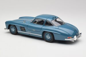 Mercedes 300 SL W198 ライトブルー Minichamps 1:18 180039007 メタル - 画像 7/8