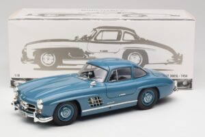 Mercedes 300 SL W198 ライトブルー Minichamps 1:18 180039007 メタル - 画像 8/8