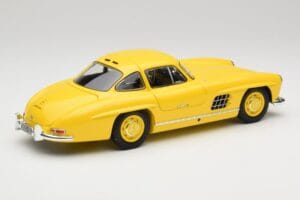 Mercedes 300 SL W198 ライトイエロー Minichamps 1:18 180039009 メタル - 画像 3/8