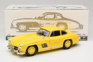 Mercedes 300 SL W198 ライトイエロー Minichamps 1:18 180039009 メタル - 画像 8/8