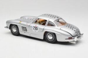 Mercedes 300 SL W198 #295 1954 Bburago 1:18 32813 メタル - 画像 7/8