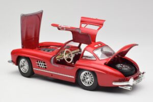 Mercedes 300 SL W198 Red Metallic Bburago 1:18 3013-M1 メタル - 画像 5/8