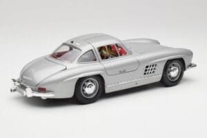 Mercedes 300 SL W198 ガルウィング シルバーグレー Bburago 1:18 3513 メタル - 画像 3/8