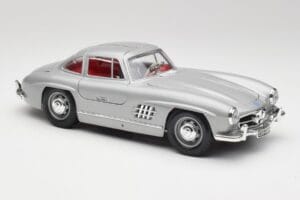 Mercedes 300 SL W198 ガルウィング シルバーグレー Bburago 1:18 3513 メタル - 画像 6/8