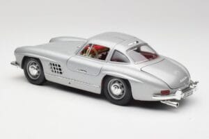 Mercedes 300 SL W198 ガルウィング シルバーグレー Bburago 1:18 3513 メタル - 画像 7/8