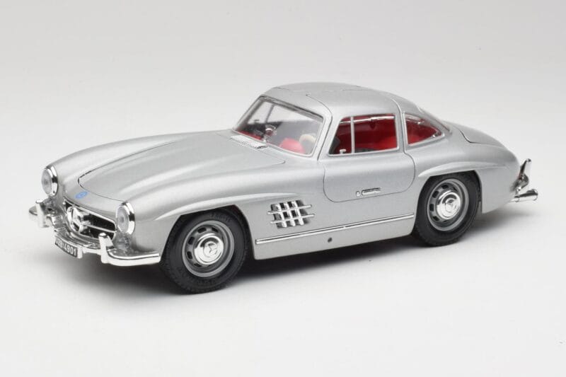 Mercedes 300 SL W198 ガルウィング シルバーグレー Bburago 1:18 3513 メタル