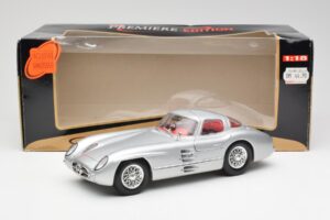 Mercedes 300 SLR Uhlenhaut Coupe シルバー Maisto 1:18 536898 メタル - 画像 8/8