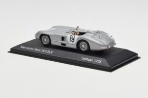 Mercedes 300 SLR #19 J.M. Fangio / S. Moss 24 Hours of Le Mans 1955 Minichamps 1:43 B66040253 メタル - 画像 3/4