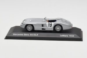 Mercedes 300 SLR #19 J.M. Fangio / S. Moss 24 Hours of Le Mans 1955 Minichamps 1:43 B66040253 メタル