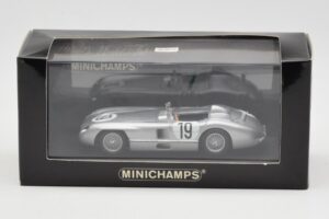 Mercedes 300 SLR #19 P. Levegh / J. Fitch 24 Hours of Le Mans 1955 Minichamps 1:43 432553000 メタル - 画像 4/4