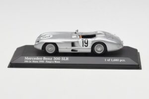 Mercedes 300 SLR #19 P. Levegh / J. Fitch 24 Hours of Le Mans 1955 Minichamps 1:43 432553000 メタル