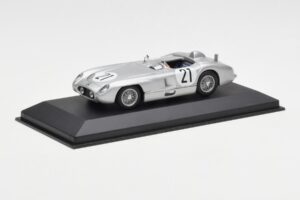 Mercedes 300 SLR #21 K. Kling / A. Simon 24 Hours of Le Mans 1955 Minichamps 1:43 432553021 メタル - 画像 2/4