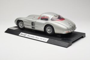 Mercedes 300 SLR シルバー Revell 1:12 08851 メタル - 画像 7/8