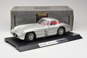 Mercedes 300 SLR シルバー Revell 1:12 08851 メタル - 画像 8/8