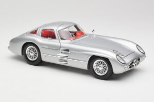 Mercedes 300 SLR Uhlenhaut Coupe シルバー Maisto 1:18 36898 メタル - 画像 6/8