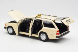 Mercedes 300D S124 T-Model ライトアイボリー タクシー ディーラー エディション Norev 1:18 B66040702 メタル - 画像 5/8