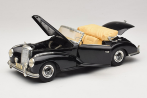 Mercedes 300S ブラック Maisto 1:18 52116-P1 メタル - 画像 2/8
