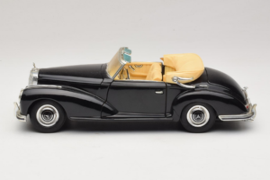 Mercedes 300S ブラック Maisto 1:18 52116-P1 メタル - 画像 4/8