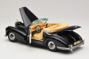 Mercedes 300S ブラック Maisto 1:18 52116-P1 メタル - 画像 5/8