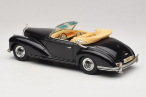 Mercedes 300S ブラック Maisto 1:18 52116-P1 メタル - 画像 7/8