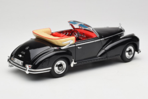 Mercedes 300S W188 ロードスター ブラック Welly 1:18 801-3271398 メタル - 画像 3/8