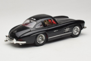Mercedes 300SL ブラック Bburago 1:18 3015-M3 メタル - 画像 3/8