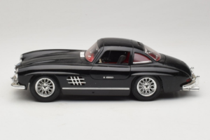 Mercedes 300SL ブラック Bburago 1:18 3015-M3 メタル - 画像 4/8