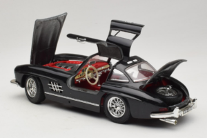 Mercedes 300SL ブラック Bburago 1:18 3015-M3 メタル - 画像 5/8