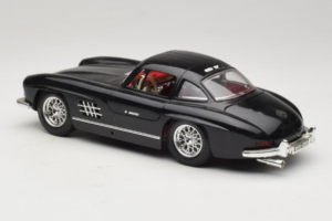 Mercedes 300SL ブラック Bburago 1:18 3015-M3 メタル - 画像 7/8