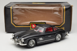 Mercedes 300SL ブラック Bburago 1:18 3015-M3 メタル - 画像 8/8