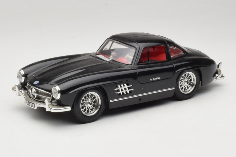 Mercedes 300SL ブラック Bburago 1:18 3015-M3 メタル