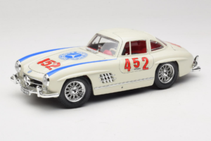 Mercedes 300SL #452 Mille Miglia 1955 ホワイト Bburago 1:18 3015-M2 メタル