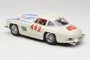 Mercedes 300SL #452 Mille Miglia 1955 ホワイト Bburago 1:18 3015-M2 メタル - 画像 7/8