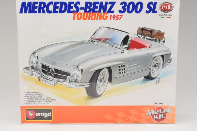 Mercedes 300SL Roadster シルバー Bburago 1:18 Mercedes 300SL Roadster シルバー Bburago 1:18 7043 メタル