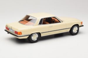 Mercedes 350 SLC C107 ホワイト Cult Models 1:18 CML049-1 メタル - 画像 2/6